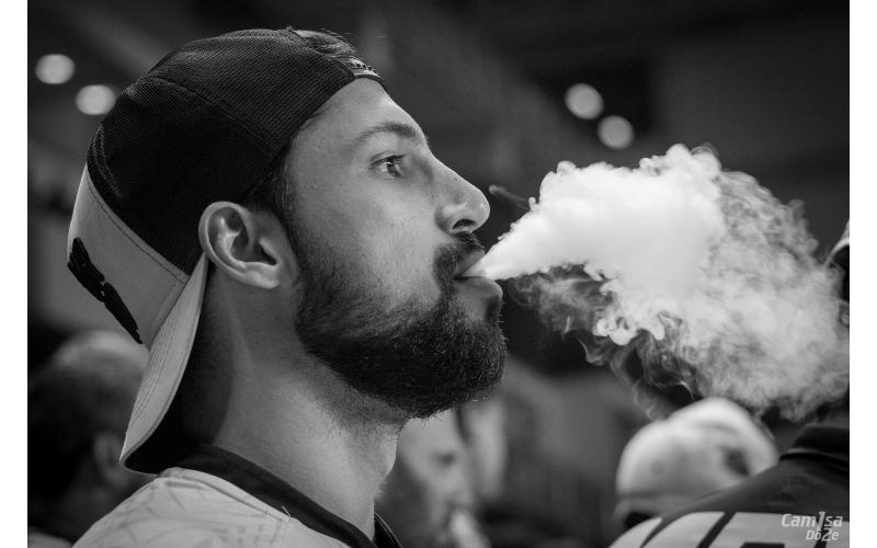 Six Celebs Who Switched To Vaping  T Juice